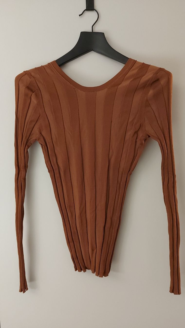Sandro Maglioni & Felpe: Pullover von SANDRO in camel - sexy Rückenausschnitt - Gr. S – Usato da Pfäffikon ZH venduto da siae