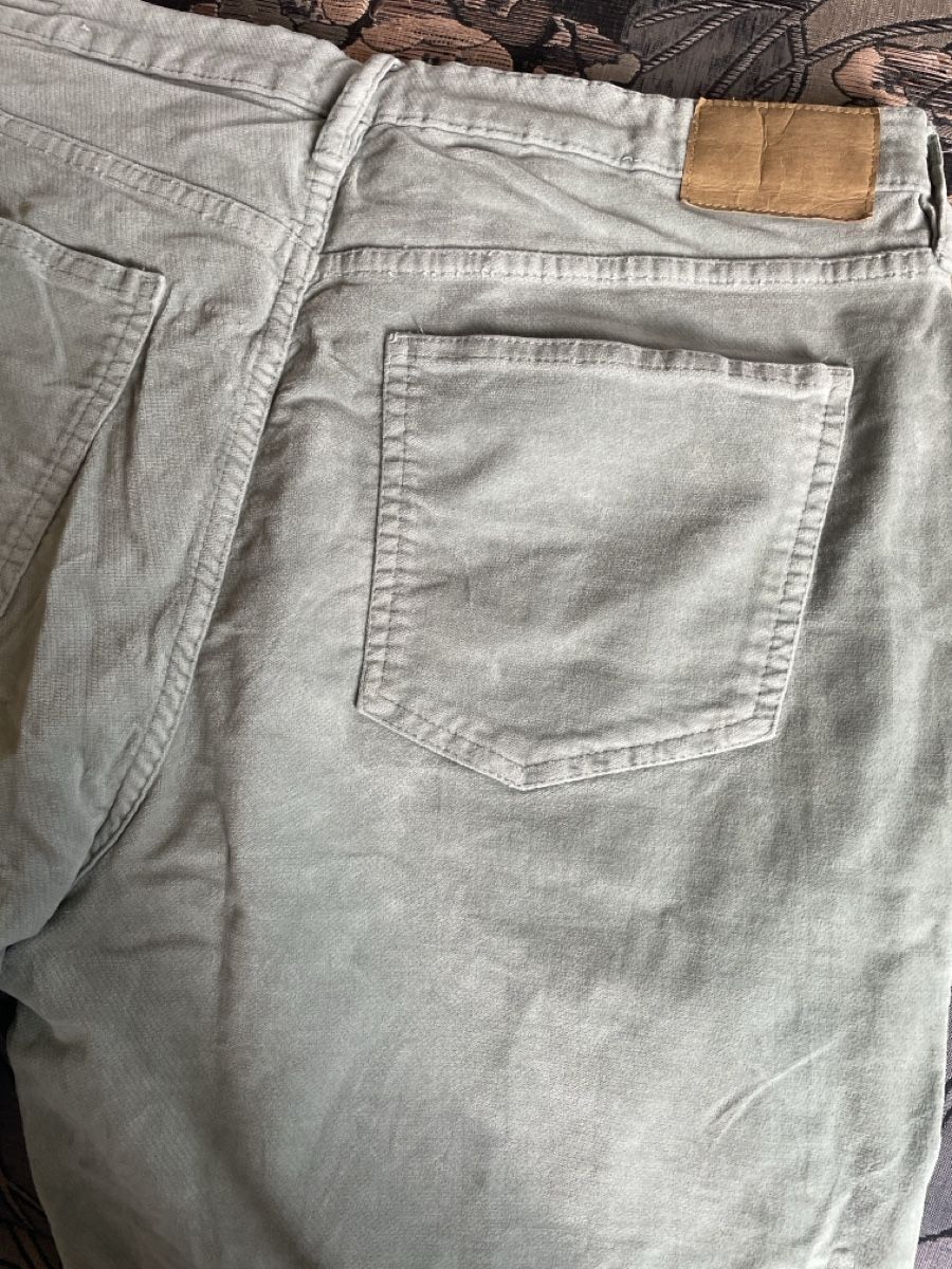 Jeans: Samtjeans, 42 und 44 – D'occasion à Basel par Jul17 4