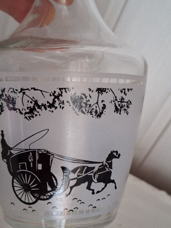 Altro: Vintage Schnaps-Lilör -Flasche , 7farbige  Gläschen , – Usato da Arlesheim venduto da shopradl 4