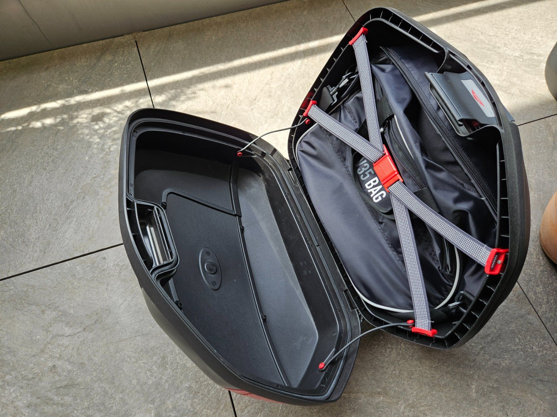 Givi Topcase: GIVI Reisekoffer-System V35 – Gebraucht aus Alberswil von Ramshead 3