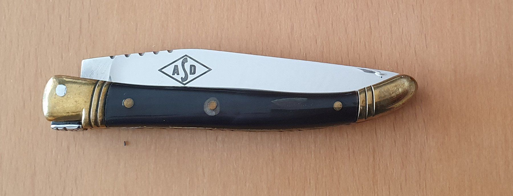 Laguiole Taschenmesser: LAGUIOLE  - Klappmesser – Gebraucht aus Kreuzlingen von Rschweiz1 1