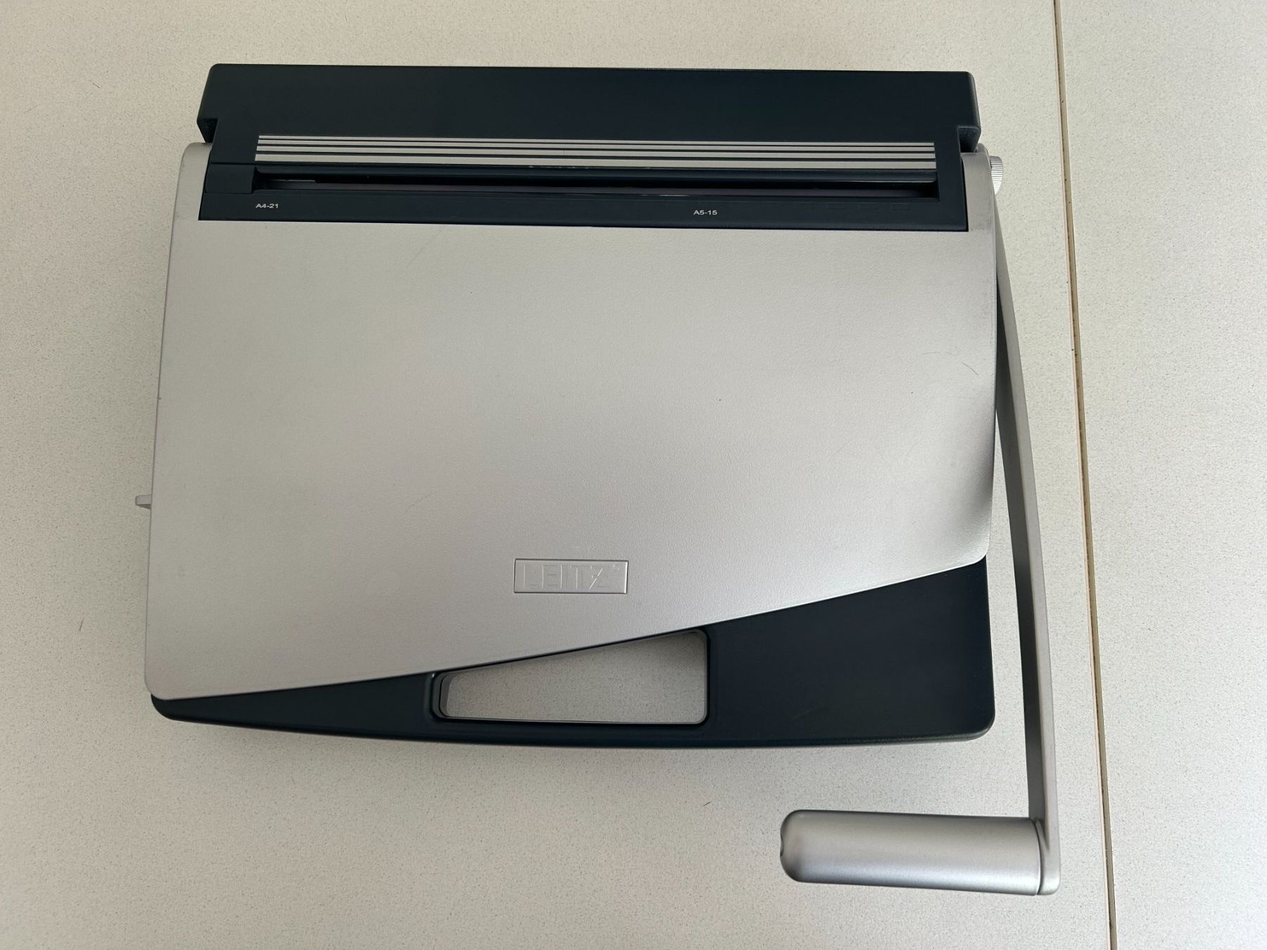 Leitz Machines à relier: Bindegerät Leitz comBIND 300 – D'occasion à Zumikon par meter03