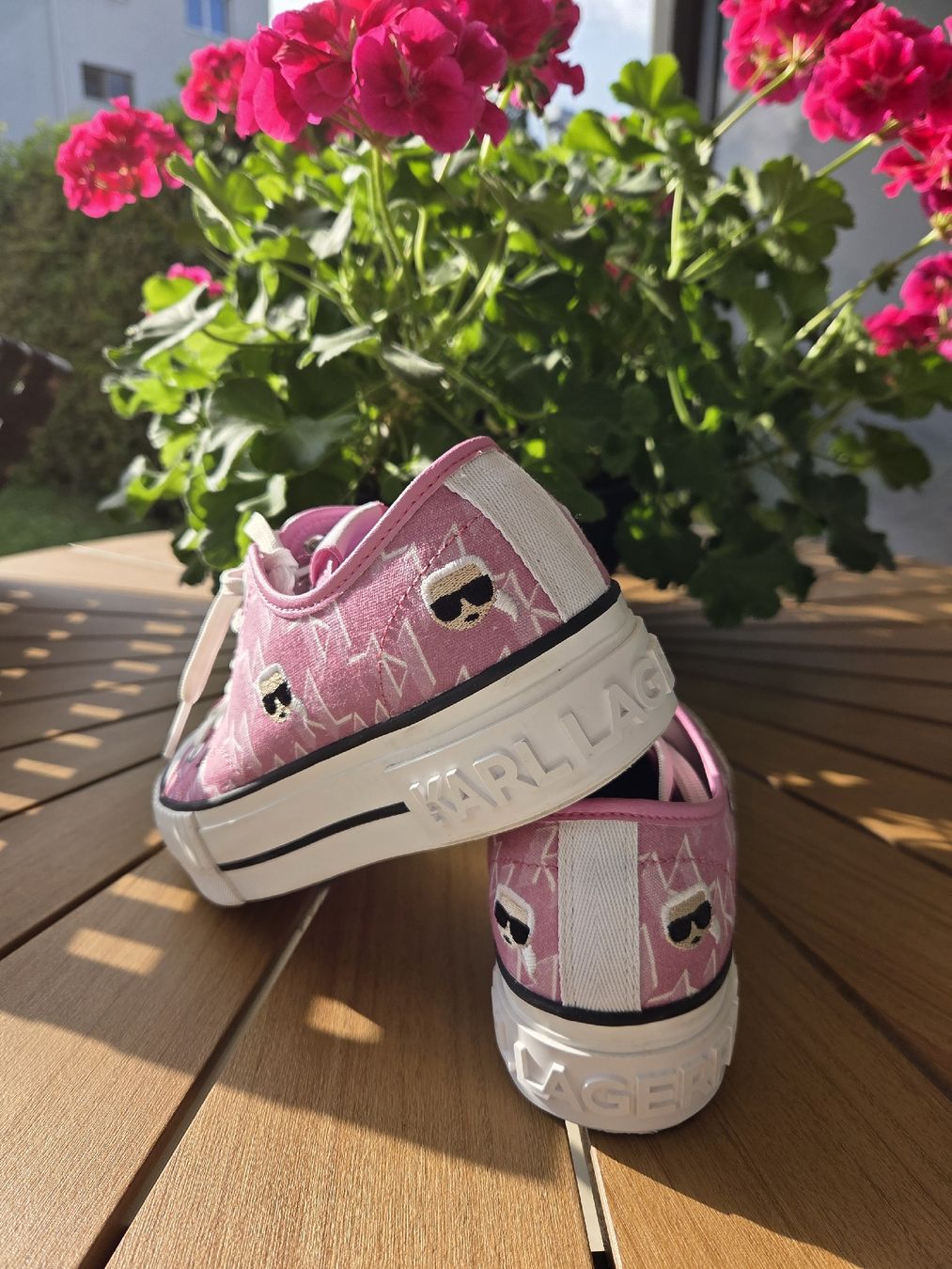 Karl Lagerfeld Damenschuhe: Karl Lagerfeld Sneaker Rosa Grösse 37 – Gebraucht aus Bülach von Recherchieren 3