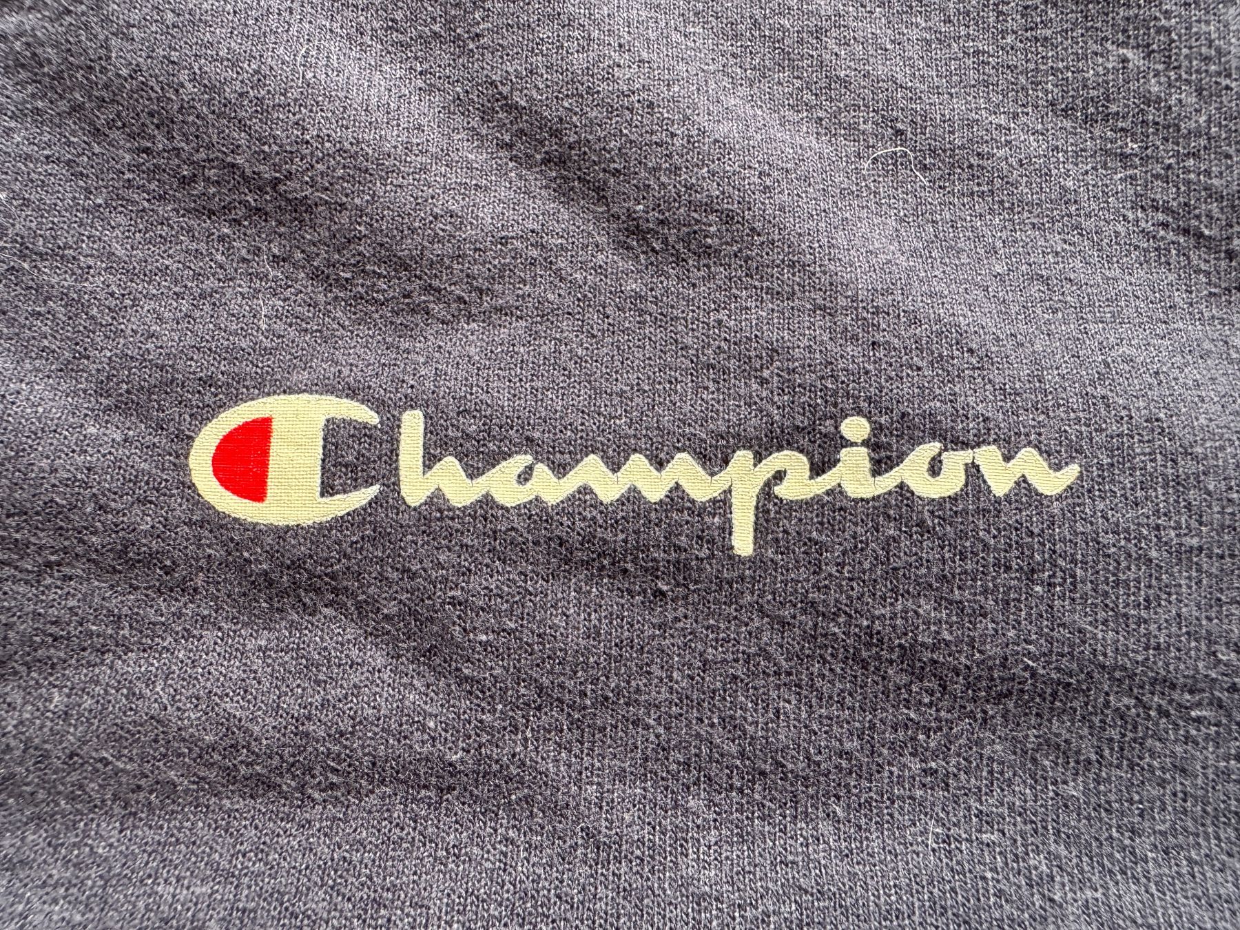 Champion Maglioni & Felpe: Champion Sweatshirt pullover crewneck Sz M – Usato da Neuchâtel venduto da _Easy_to_Find_ 1