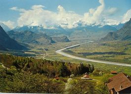RHEINTAL Blick ab Triesenberg auf die Schweizerberge