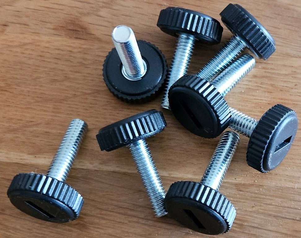 Tutti gli attrezzi: IKEA Ersatzteil Rändelschraube – Usato da Rudolfstetten venduto da sho_6z79