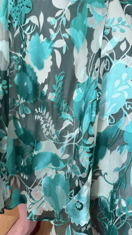 Robe longue, fleurs turquoise taille 100%soie, taille M (Gebraucht) in ...