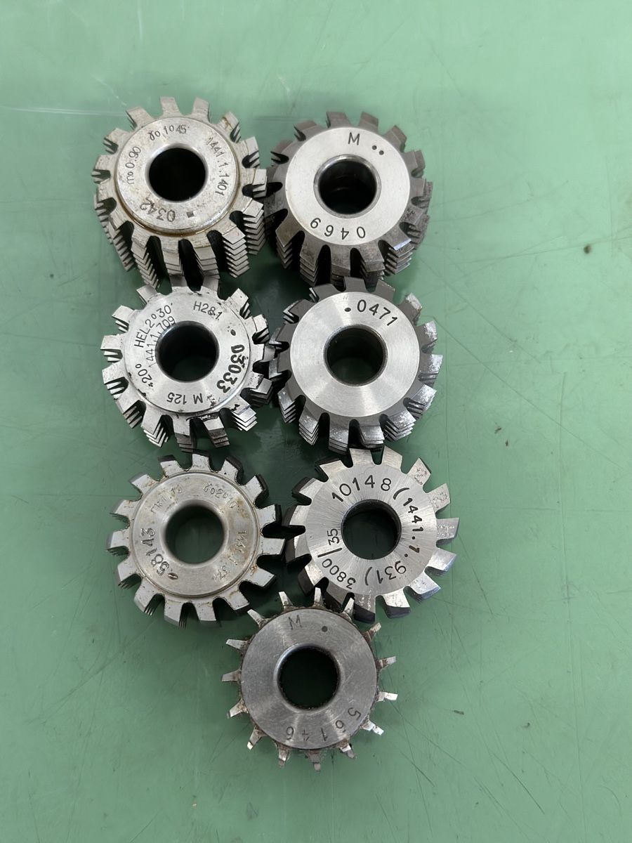 Tutti gli attrezzi: 7x Mikron HSS gear cutting modules. – Nuovo e nell'imballaggio originale da Aarberg venduto da SNMachines 1