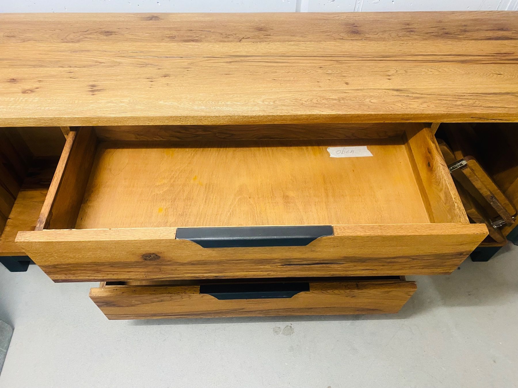 Pfister Cassettiere: Sideboard Massivholz Wildeiche – Usato da Unterterzen venduto da bac_287t 9