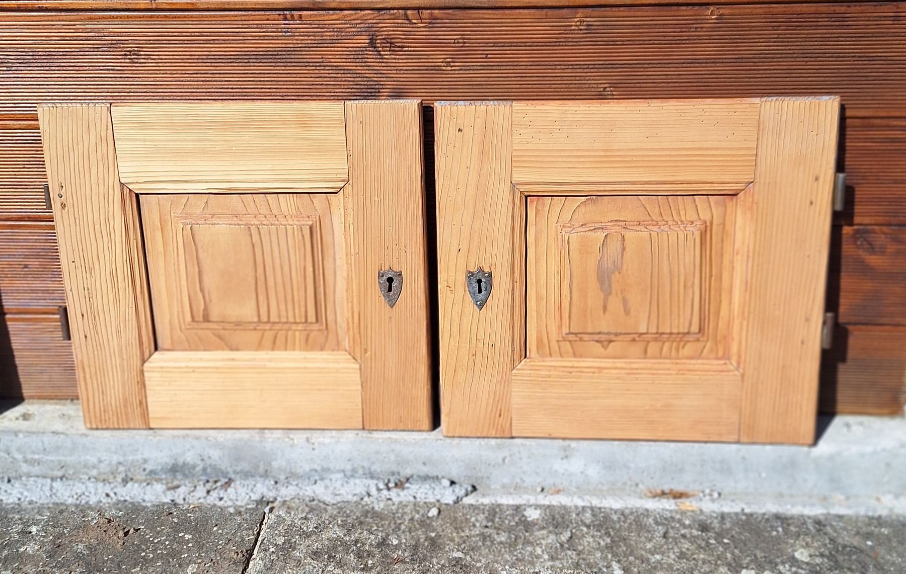 Tutte le decorazioni: Antike Schranktüre – Usato da Madiswil venduto da takinu 1