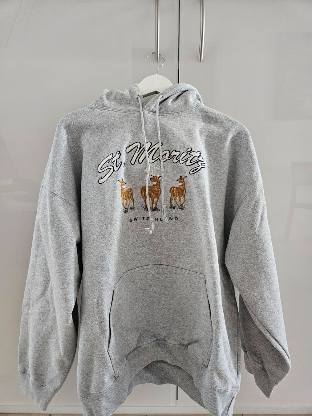 Brandy Melville Maglioni & Felpe: Brandy Melville Baumwolle Pullover Hoodie St. Moritz – Usato da Dietlikon venduto da jiayi0514
