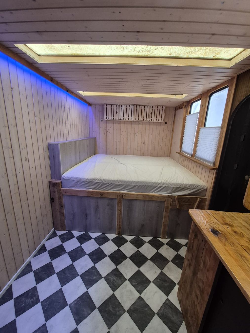 Mobilhome: Wohncontainer / Tinyhouse / Wohnwagen / Campingaufbau – Gebraucht aus Jona von LMB-Maschinen 7