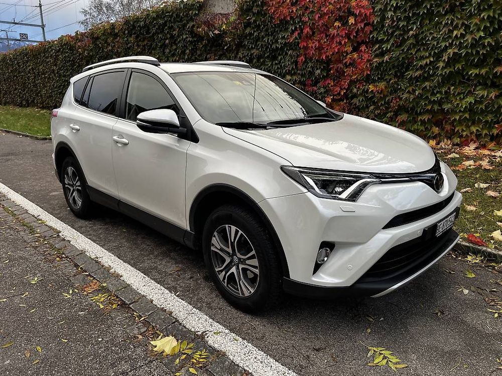 Toyota Automobili: Toyota RAV4 2.0 – Usato da Thun venduto da Miilos