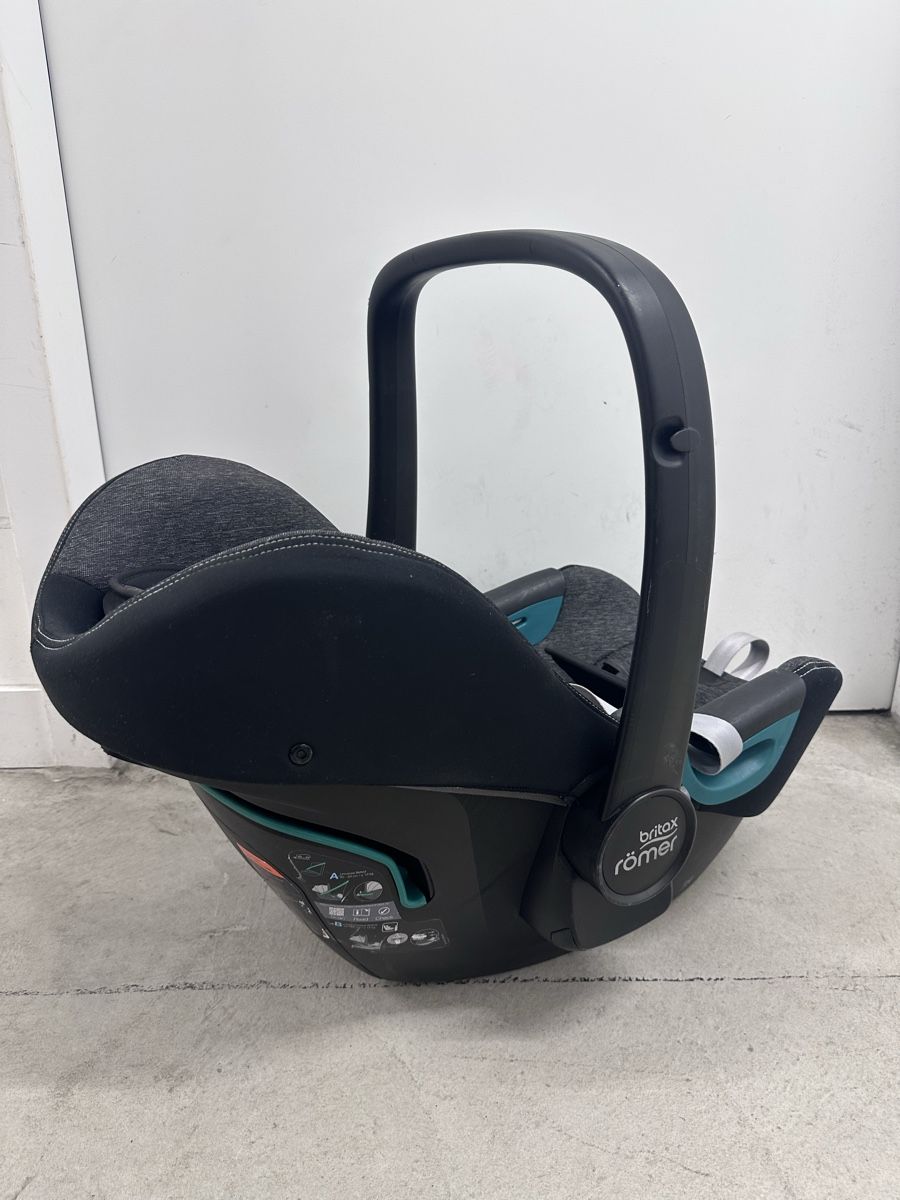 Britax Römer Auto-Kindersitze: Römer Baby Safe3 i-Size graphite marble – Gebraucht aus Zürich von adamv 7