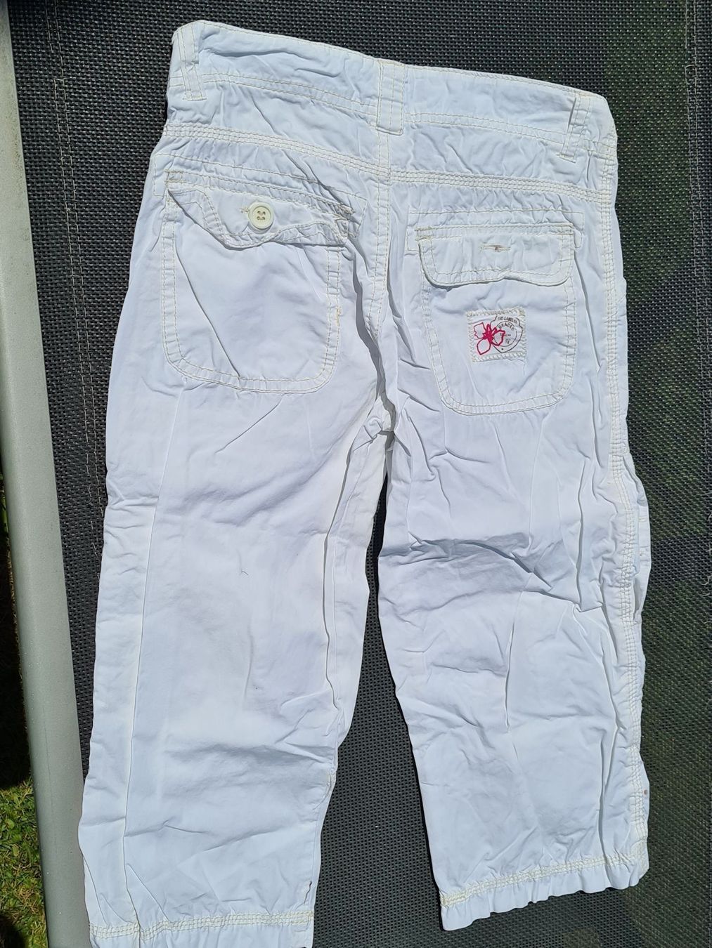 Pantaloni: Weiße Kinder 7/8 Caprihose, GR: 146 – Usato da Amriswil venduto da used2use