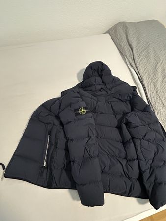 Stone Island Daunenjacke dunkelblau Grösse S neuwertig