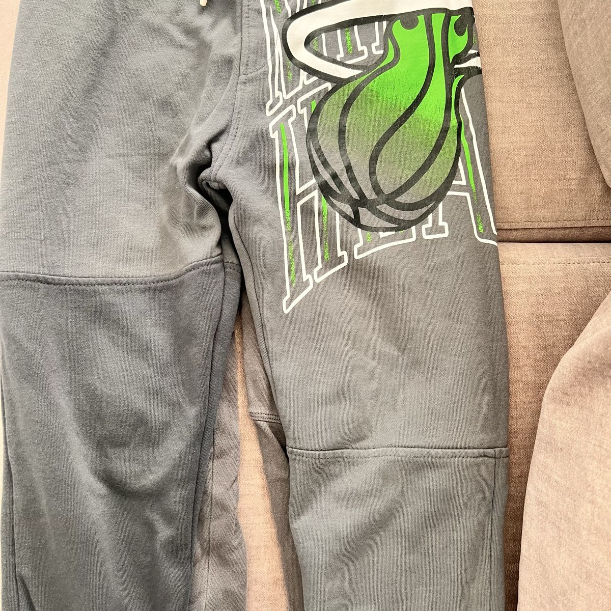 Zara Pantaloni: Hose Zara – Usato da Trimmis venduto da htc_l87q