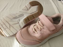 GoreTex Laufschuh Gr. 33