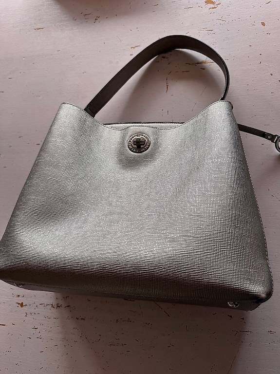 L.Credi Taschen für Damen: Handtasche der Marke L.Credi in silber – Gebraucht aus Meilen von jen_jw26 1