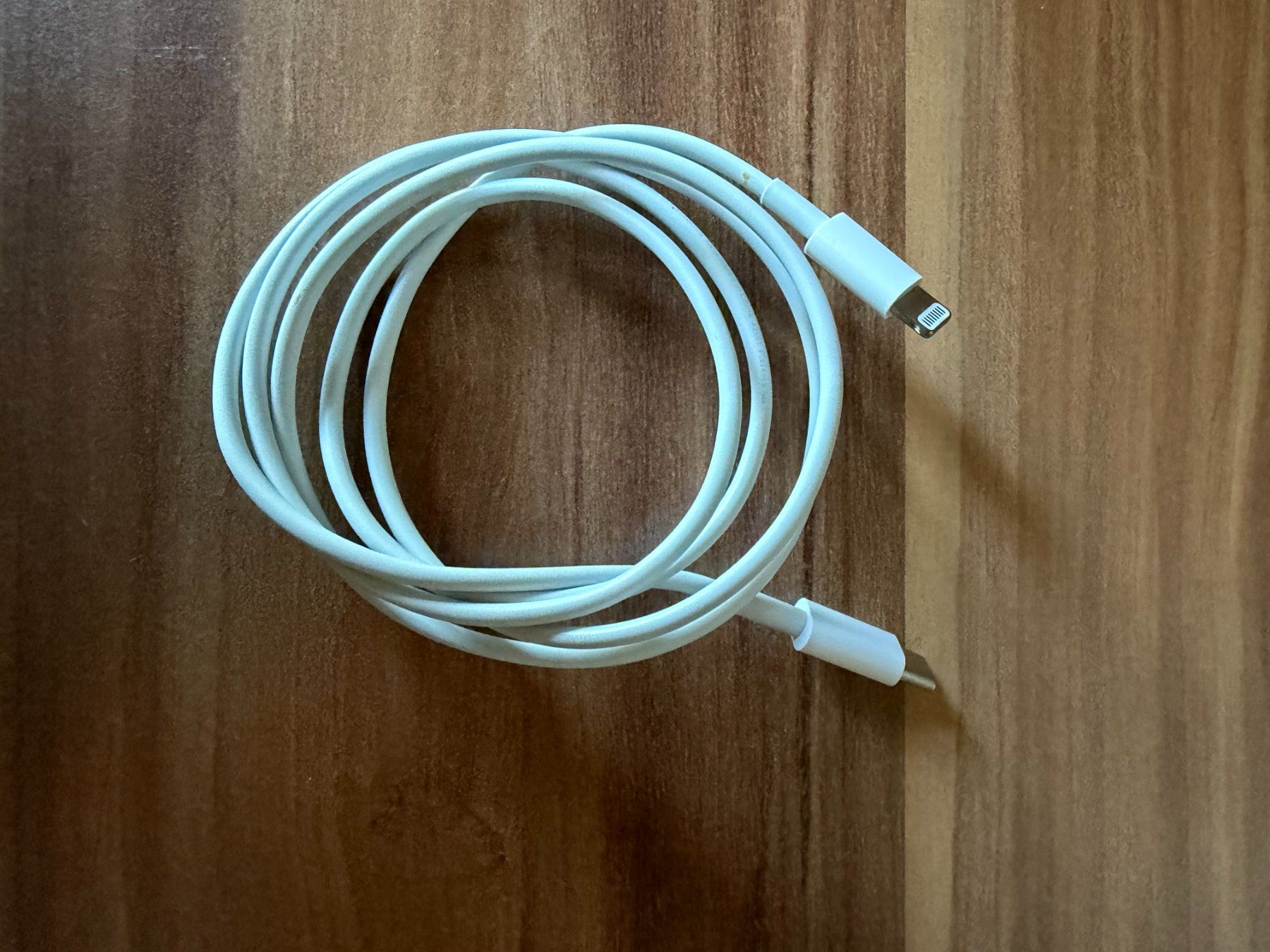 Apple Câbles: Apple Ladekabel USB-C zu Lightning Weiss – D'occasion à Langenbruck par xxh_989k