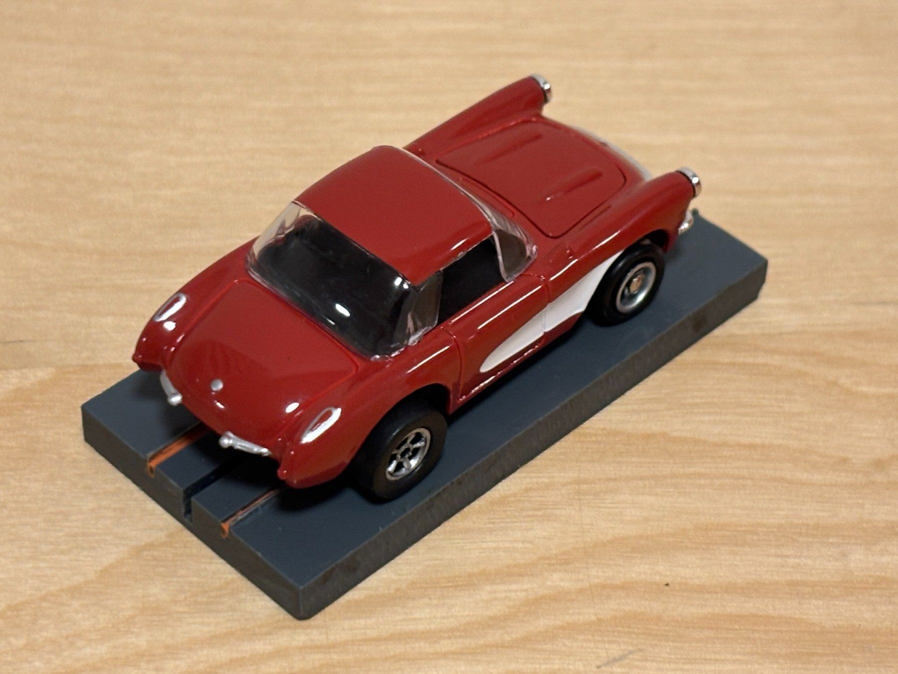 Rennbahnen: Auto World 1957 Corvette rot – Neu (gemäss Beschreibung) aus Bülach von h0slotch 4