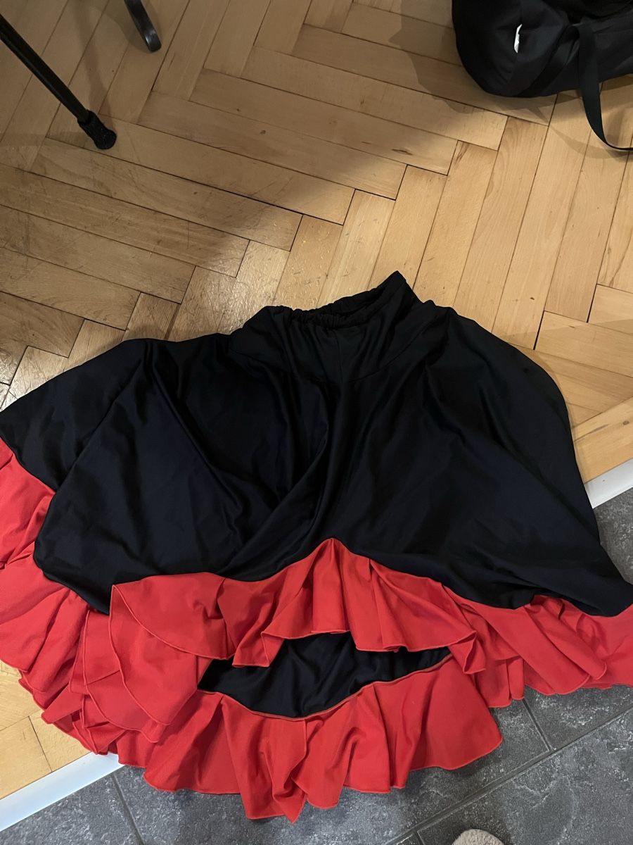 Gonne: Flamencorock – Usato da Zürich venduto da Turbonegra 1