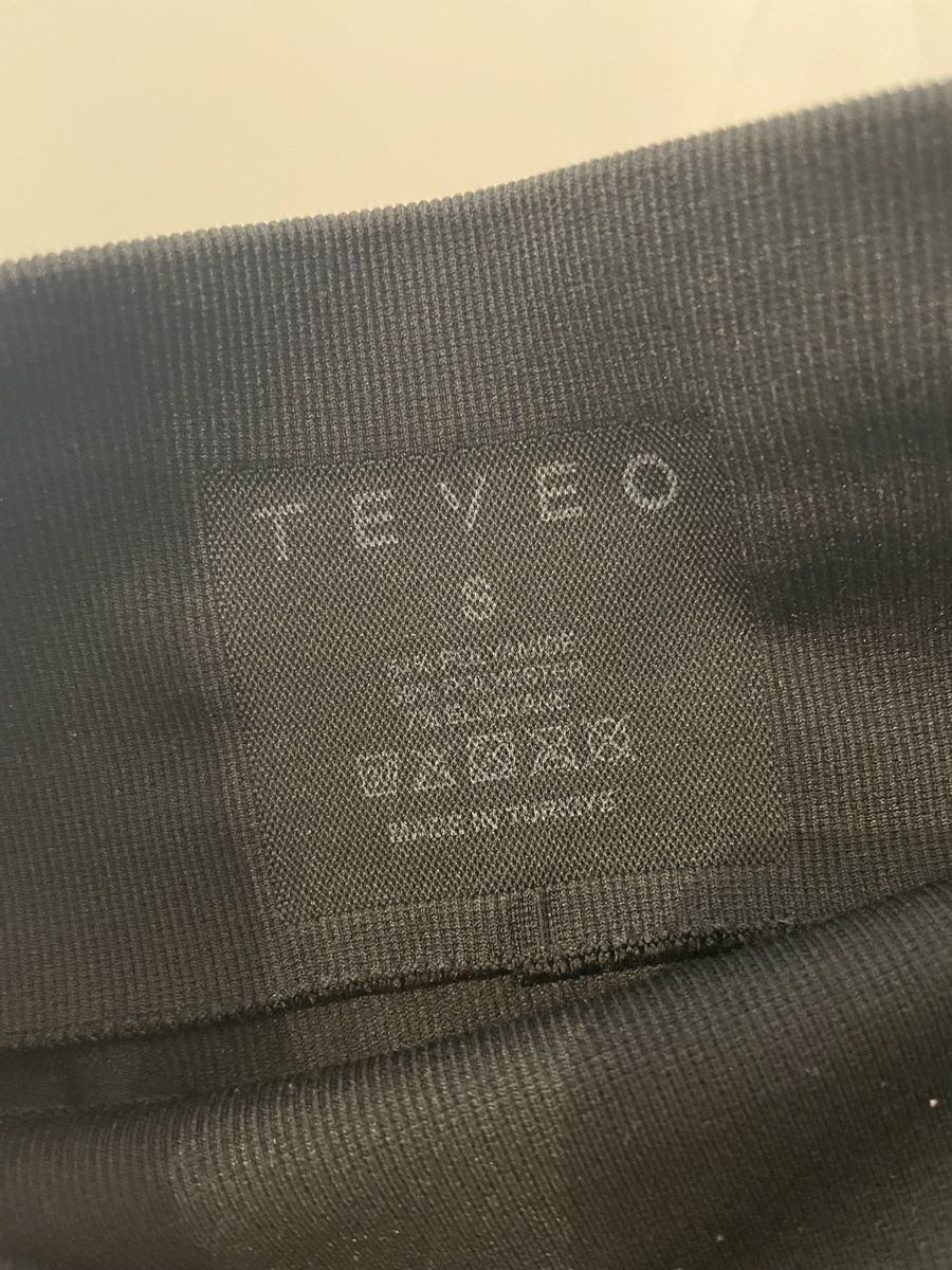 Teveo Pantaloni: TEVEO Damen Shorts Schwarz Grösse S – Usato da Fällanden venduto da hannah_bofinger 2