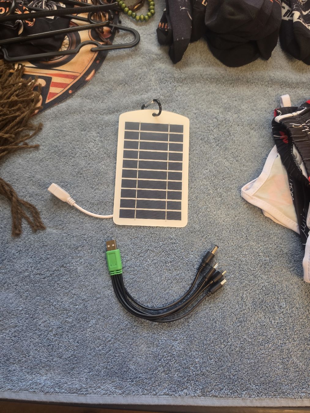 Chargements: solar ladegeràt – D'occasion à Oberengstringen par con_2l5w