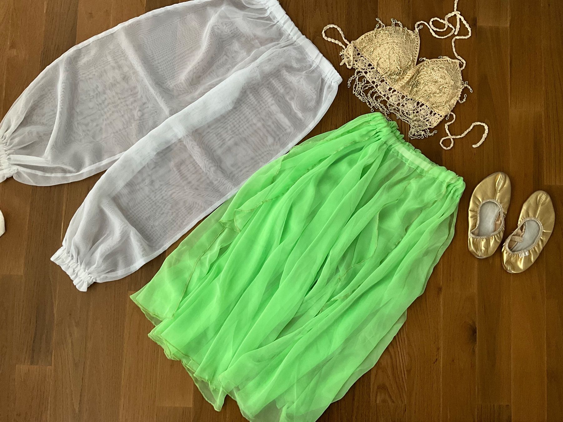 Kleiderpakete: Belly dancing pants, top, shoes & skirt – Gebraucht aus Erlenbach ZH von Syssi_C