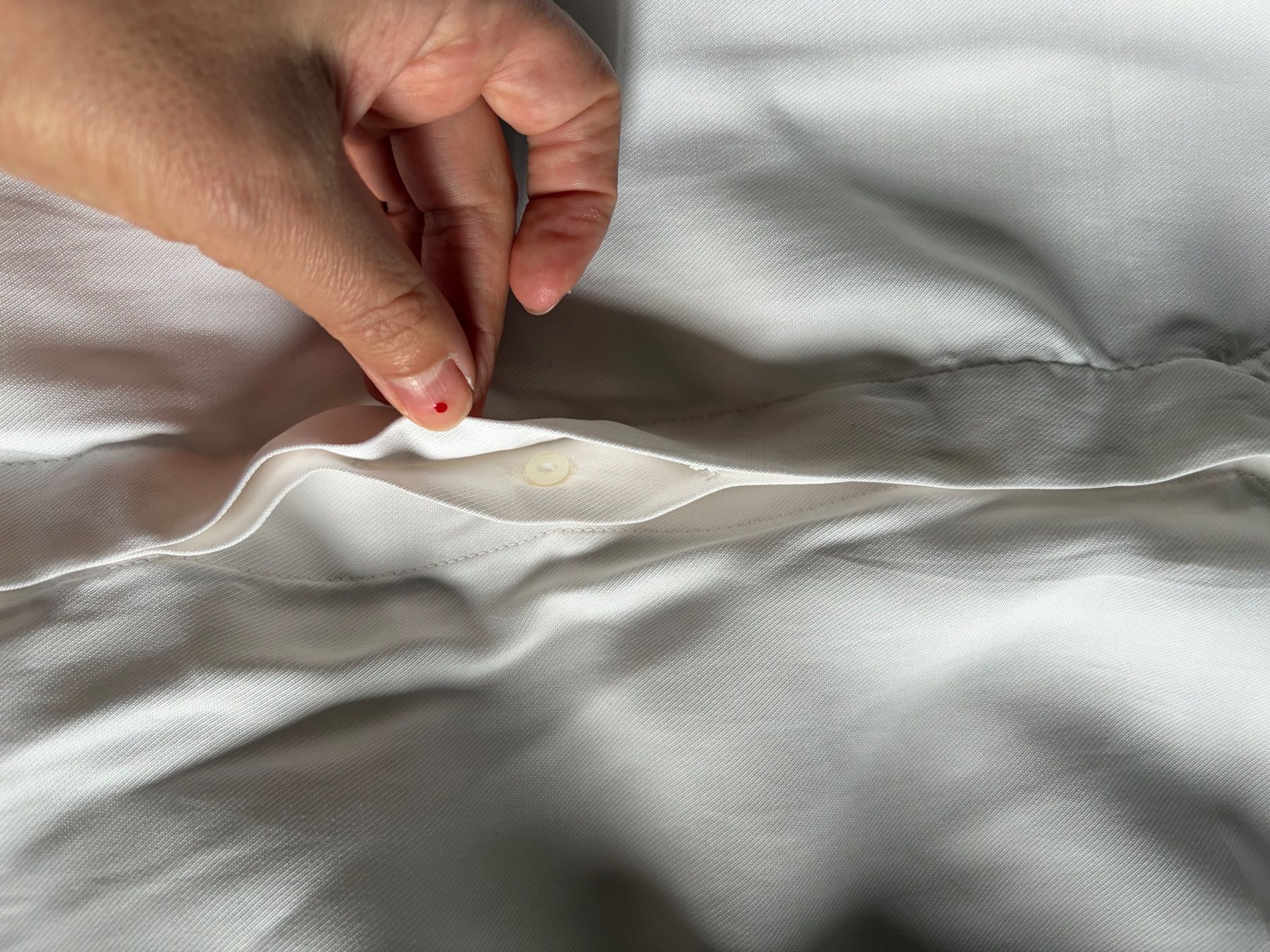 Cos Blusen: Cos Shirt - Needs mending – Defekt aus Luzern von AM2nd 3