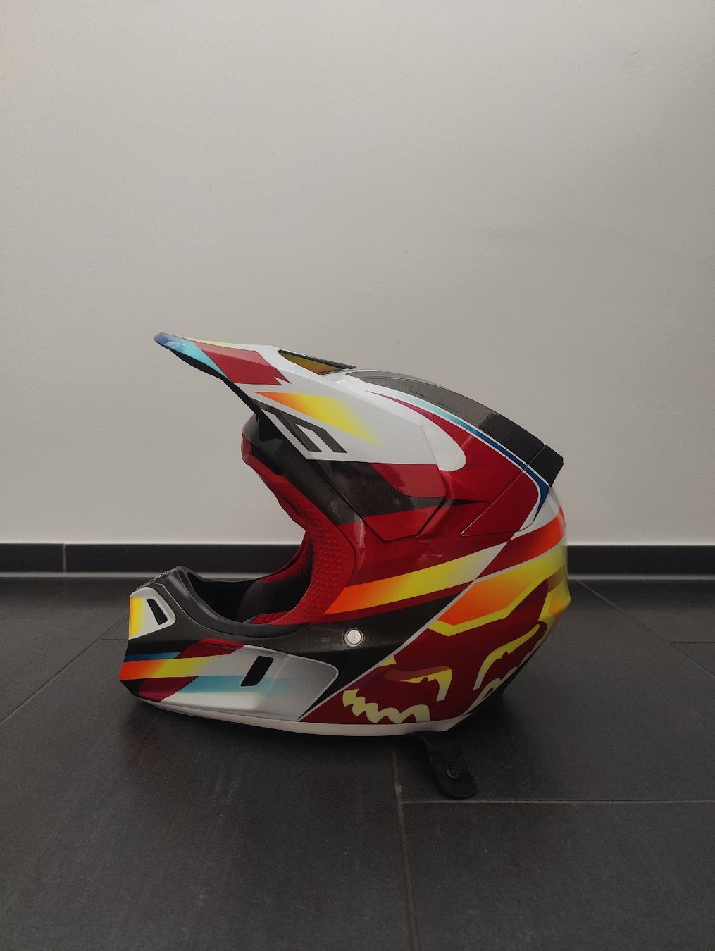 Fox Caschi & visiere: Fox Helm V3 ECE R22-05 – Usato da Chur venduto da Sm310