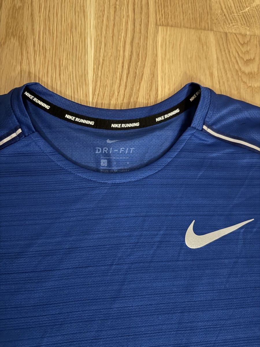 Nike T-Shirts: Nike Trainings T-Shirt – Gebraucht aus Bern von akl_sy9s 1