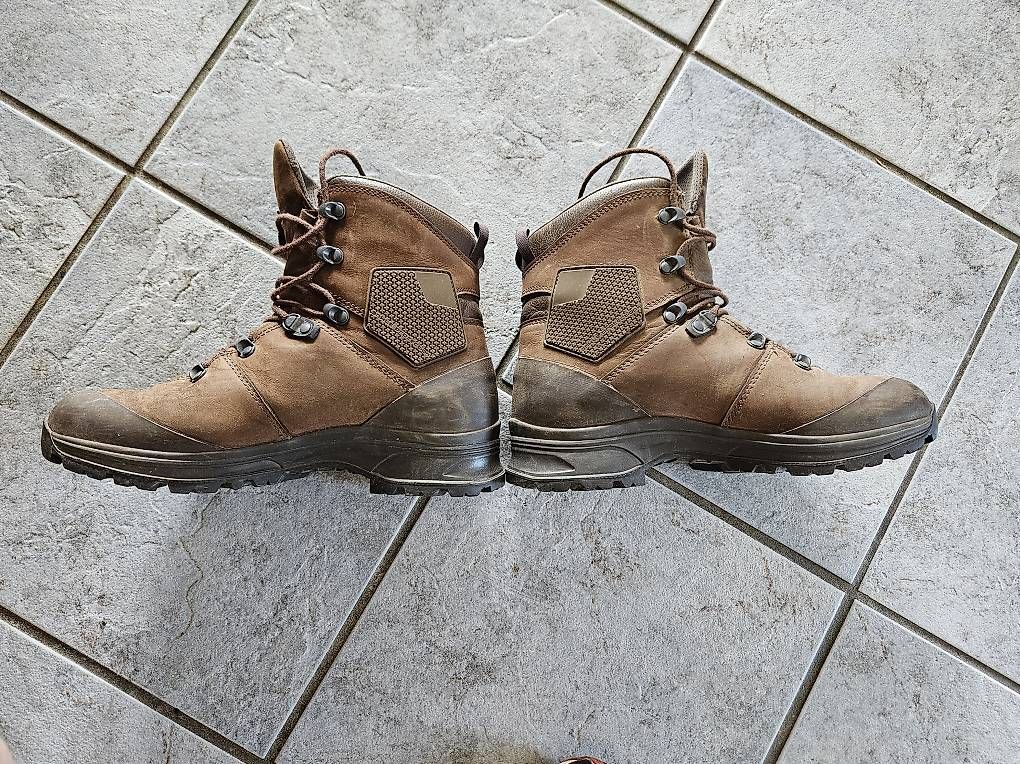 Schweizer Armee Scarpe da uomo: Militärstiefel Wanderschuhe – Usato da Sisikon venduto da bryke 2
