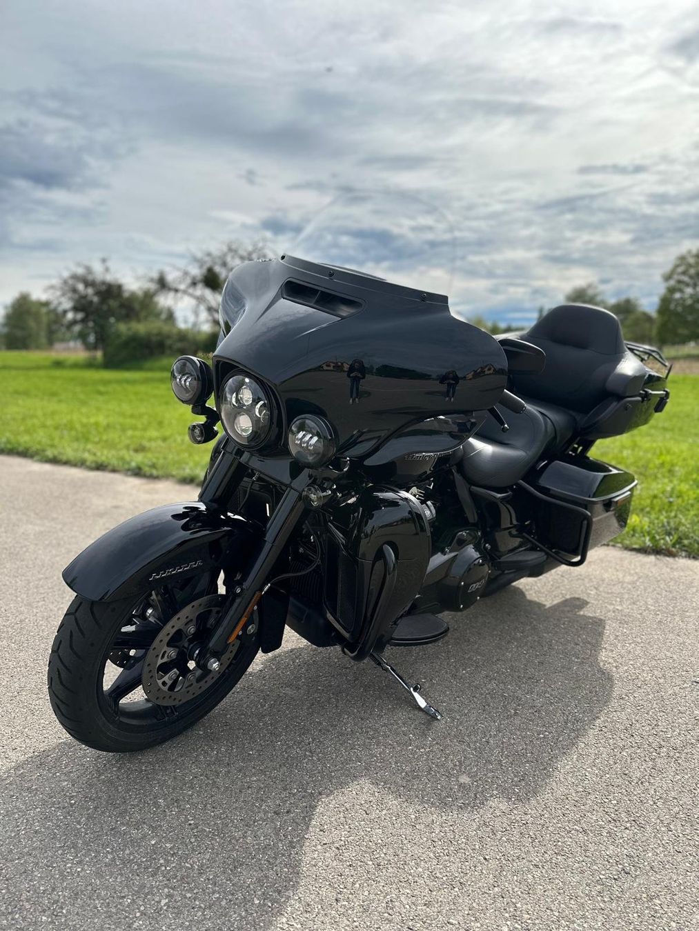 Harley-Davidson Strada: Harley-Davidson Street Glide – Usato da Lausanne venduto da cha_6s9h