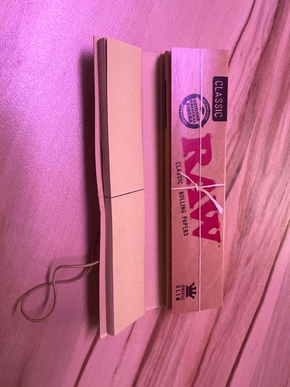 Tabac à priser: 3 x RAW Connaisseur Rolling Papers + Tips – Neuf avec emballage d'origine à Buchs SG par Pocolocoli 2