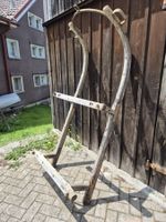 Altes Schlittengestell aus Holz ab CHF 1