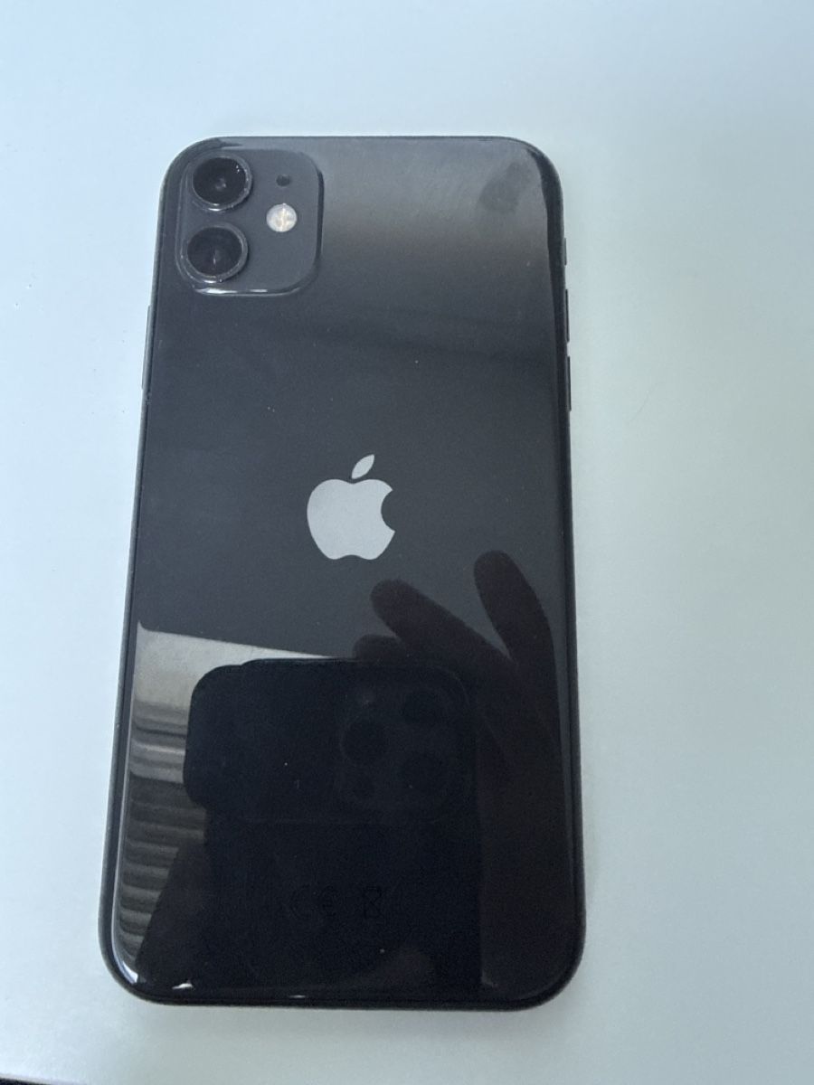 Apple Telefoni cellulari / Smartphones: Iphone 11 – Usato da Allschwil venduto da Loriclothes 2