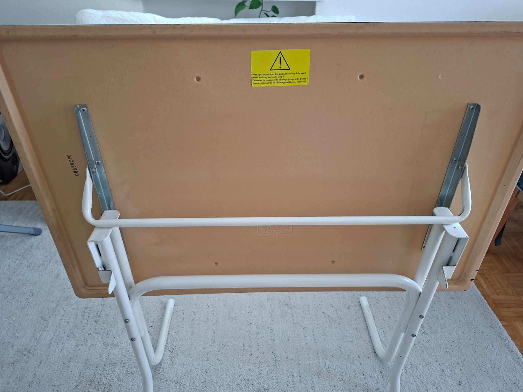 Tische: Tisch – Gebraucht aus Reinach BL von Spacejam1 7