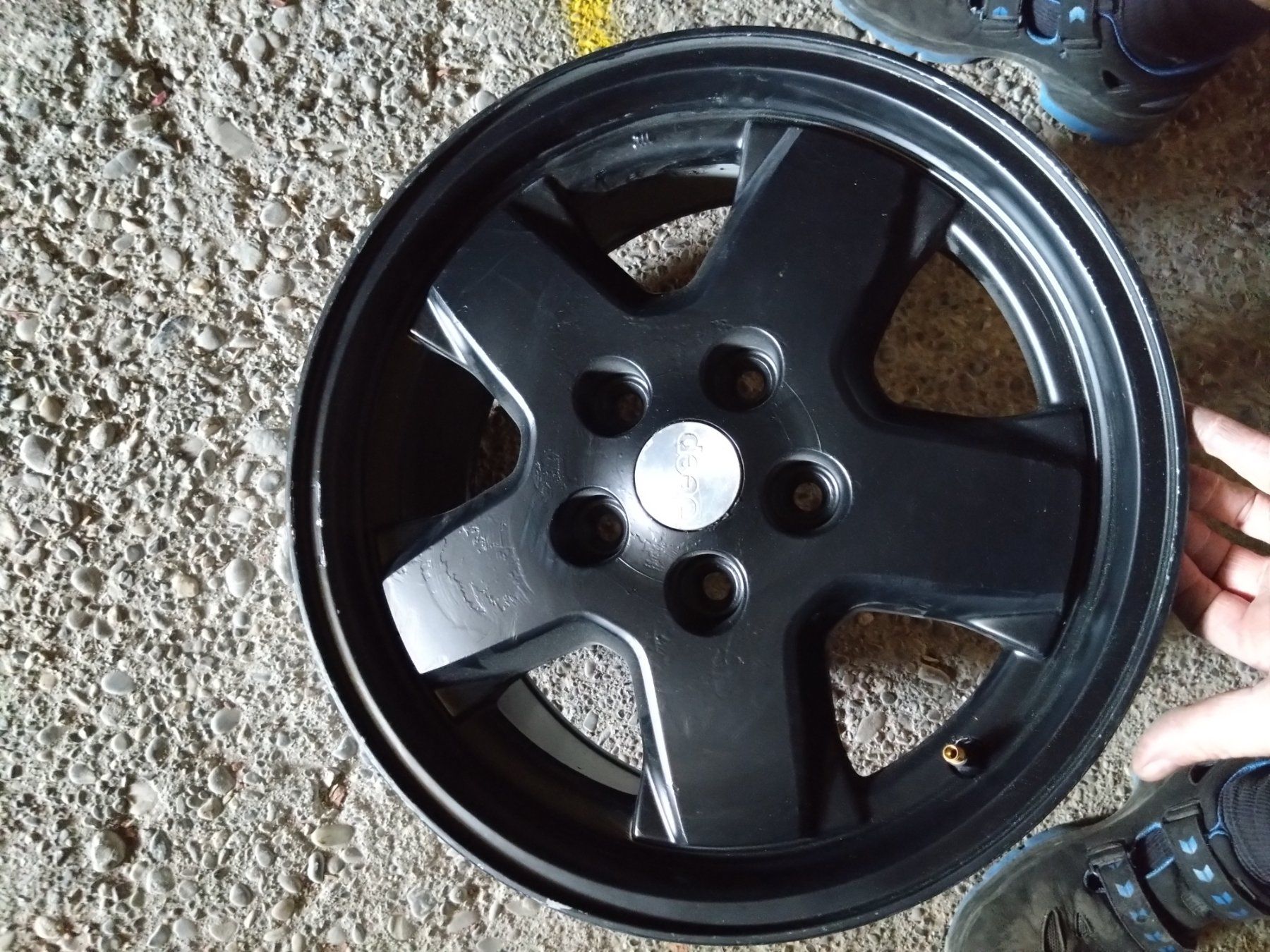 Jeep Felgen: Jeep 4xFelgen 5x114.3 16x7 41.3 Offset – Gebraucht aus Bözen von chrigl82