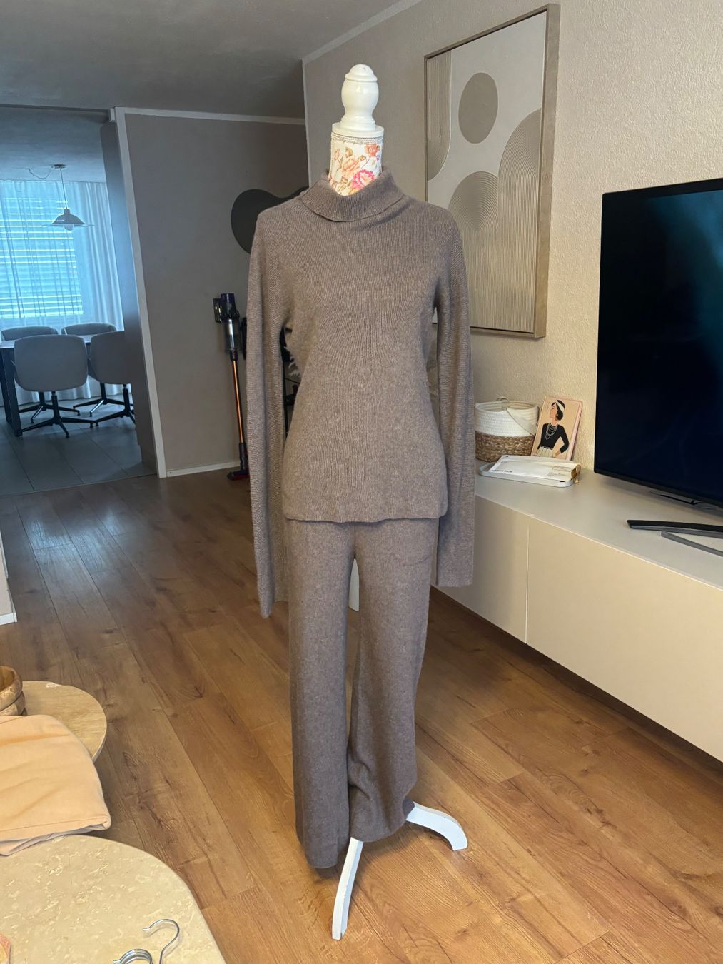 Completi & Tailleur: Sminfinity Set Hose& Jumper Cashmere/Baumwolle – Usato da St. Margrethen SG venduto da dijanaO 4