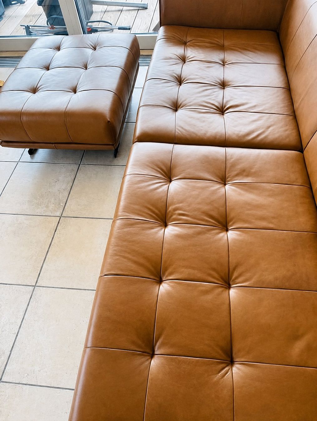 Divani: Exklusives Bigsofa - Echtleder inkl. passendem Polsterhocker – Usato da Hergiswil NW venduto da Cotswold 7