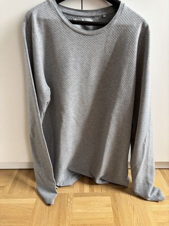 Pullover grau