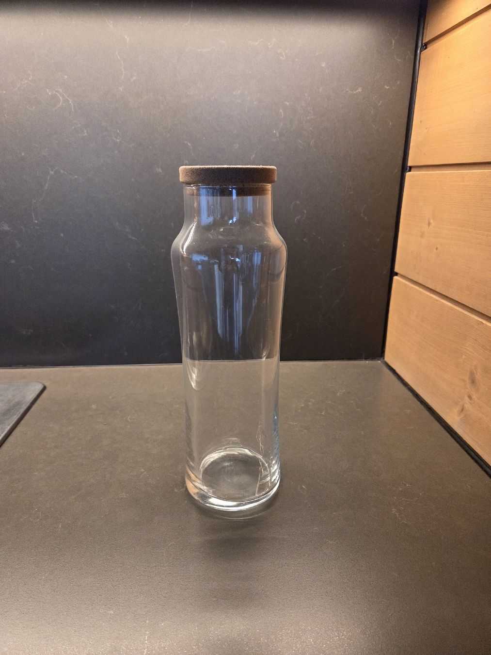 Bicchieri: Glas mit Korkdeckel – Usato da Grosshöchstetten venduto da Dirue