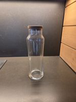 Glas mit Korkdeckel
