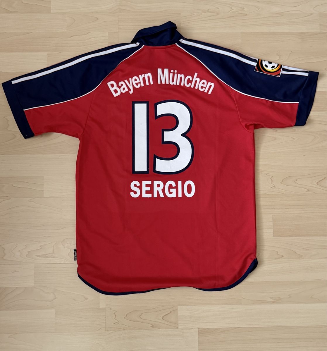 Adidas Canottiere & Pantaloni: FC Bayern München Trikot Sergio – Usato da Wettingen venduto da manuelhuggenberger 1