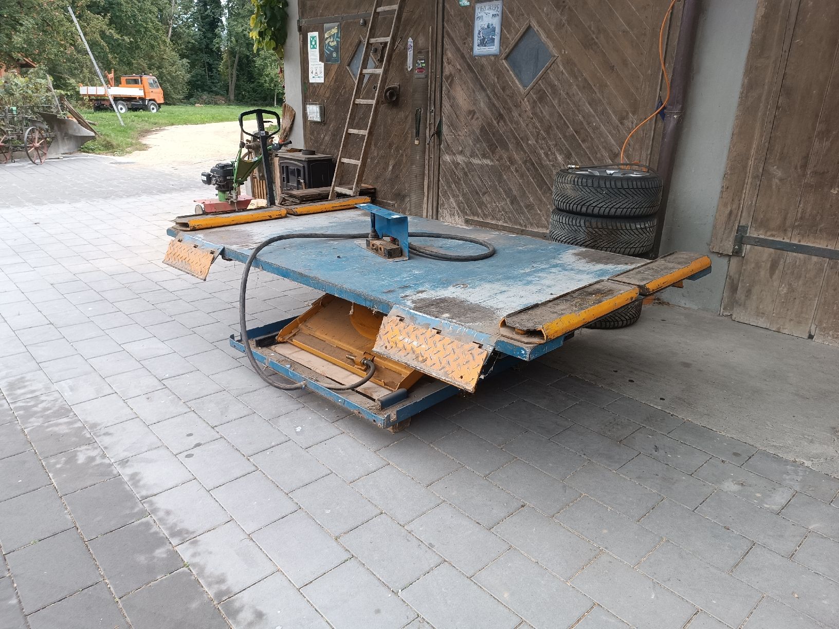 Piattaforme elevatrici & Crick: Herkules Autolift Pneumatisch  – Usato da Vinelz venduto da hae_sp7m 4