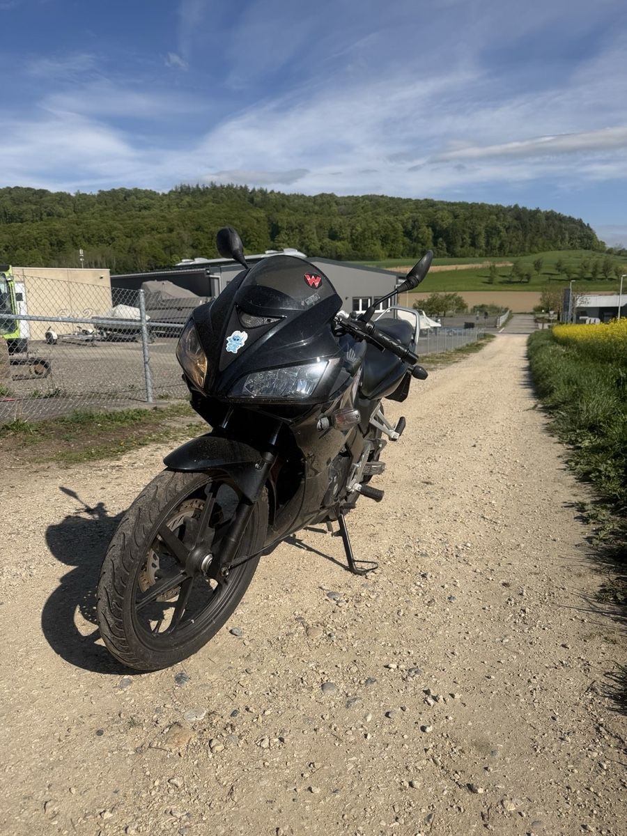 Honda Sonstige: Honda CBR 125 – Defekt aus Gals von aya_p7pd