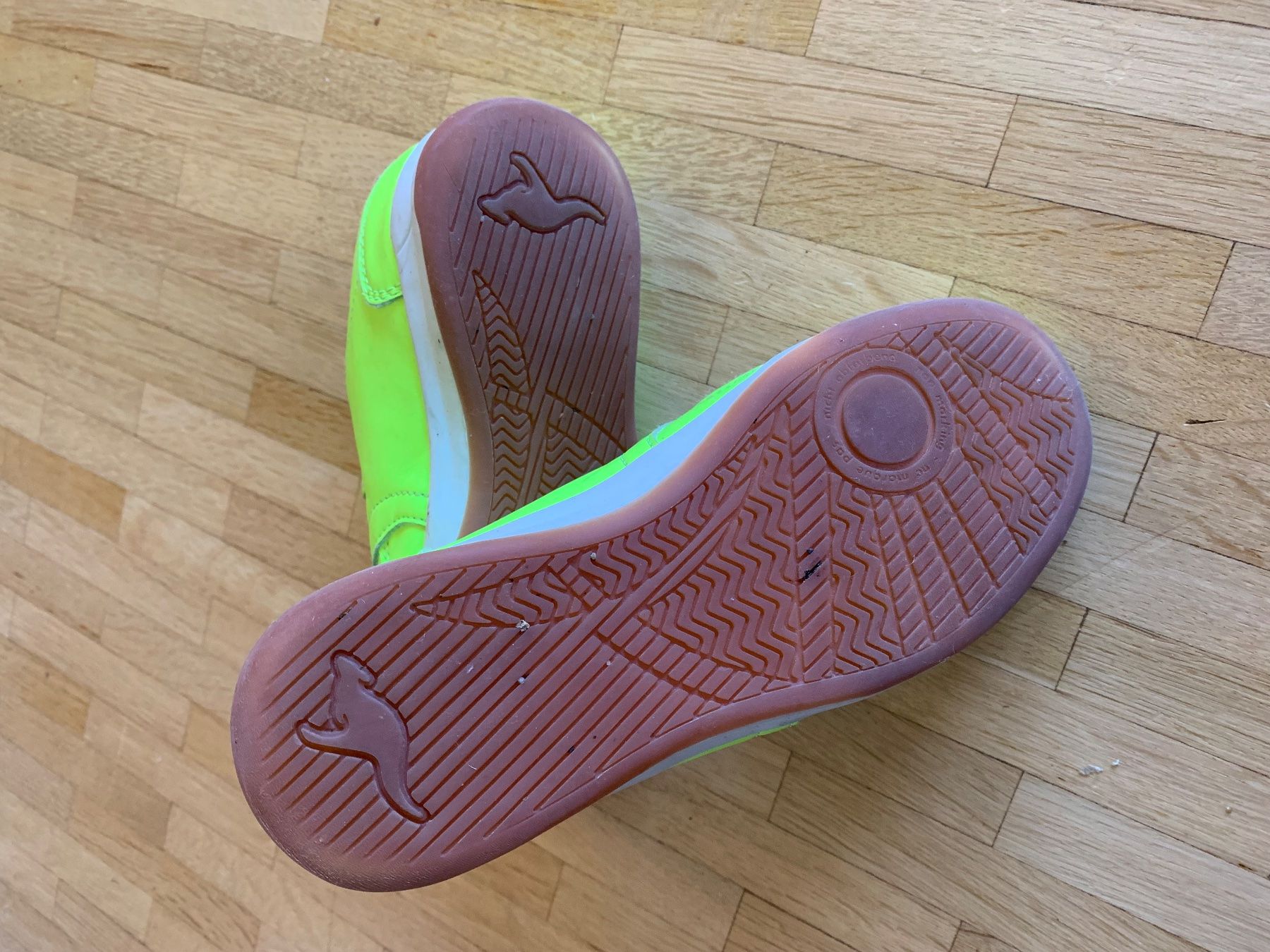 Scarpe da uomo: Baskets Kangaroo vert fluo taille 31 enfant - Idéal été – Usato da Villars-sur-Glâne venduto da Magdaka 1