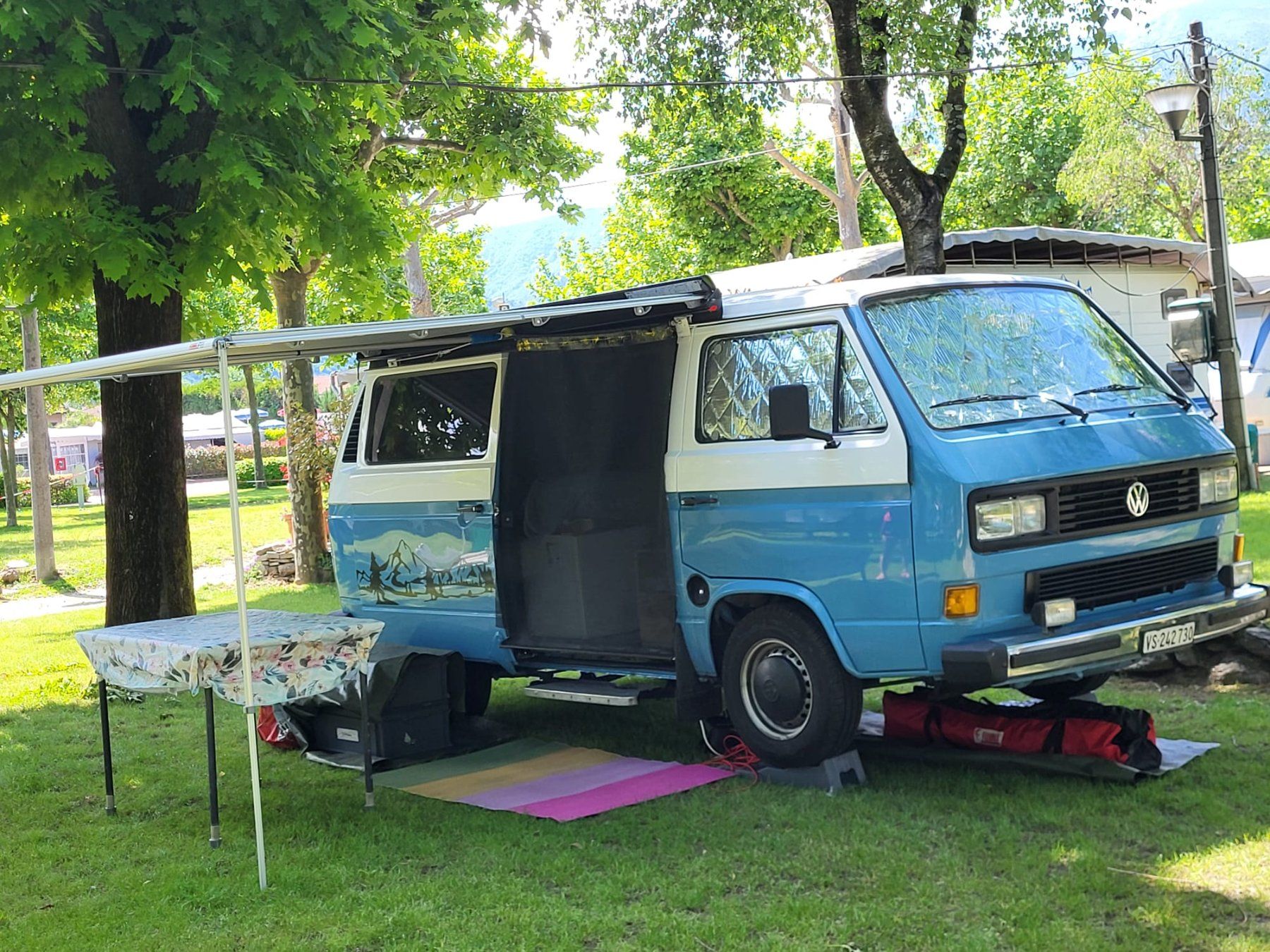 VW Véhicules de camping: VW BUS  T3 / TYP 2 mit Camping Ausstattung – D'occasion à Bürchen par Karebs 3