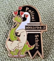 D702  Pin Basler Polizei Schule Dinobaby
